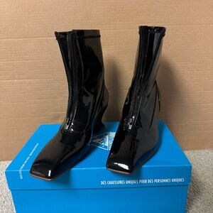 Super Fine Countess Front-Zip Booties